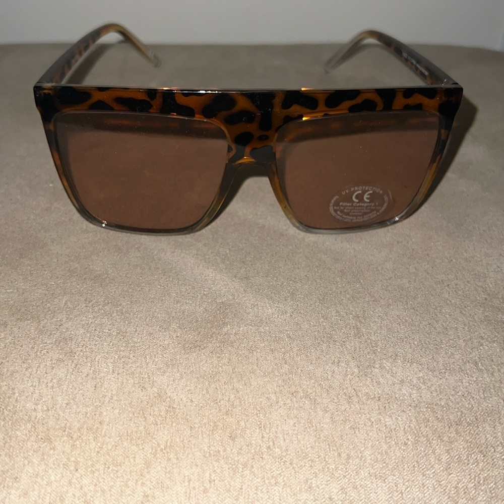 Leopard sunglasses square shaped